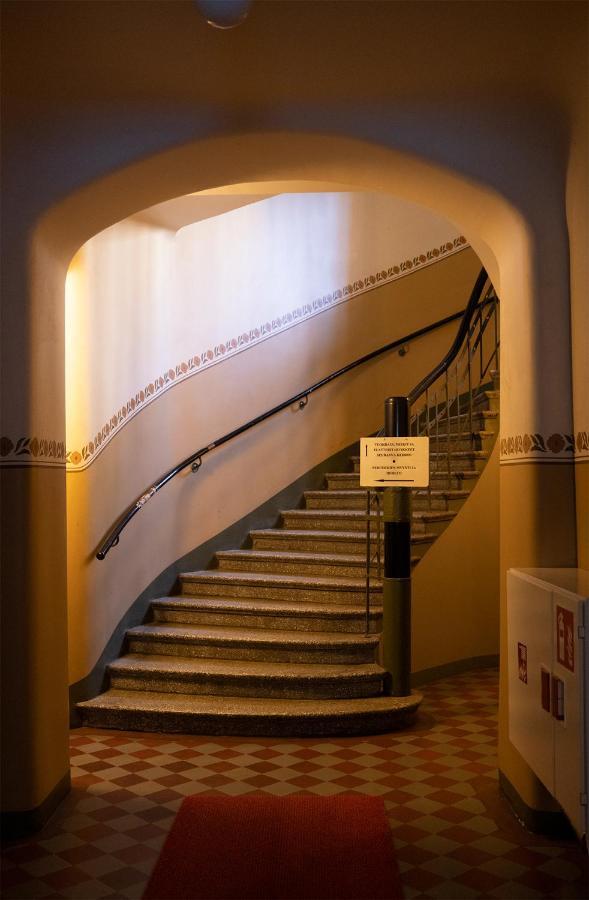 2Ndhomes City Center 2Br Apartment By The Finnish National Theatre With Balcony And Park View Ελσίνκι Εξωτερικό φωτογραφία